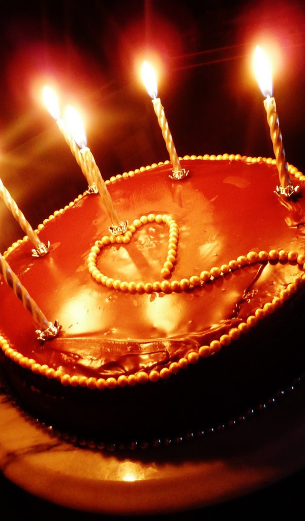 Торт с сердцем на день рождения