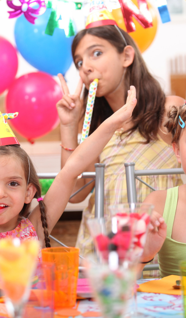 Счастливые гости на день рождения