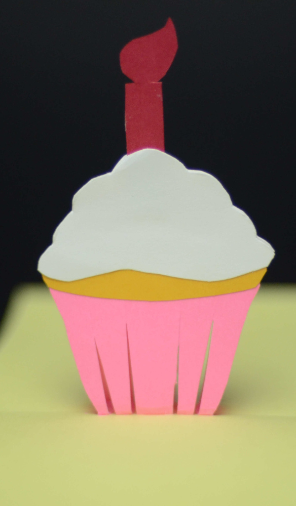 Бумажный кекс на день рождения