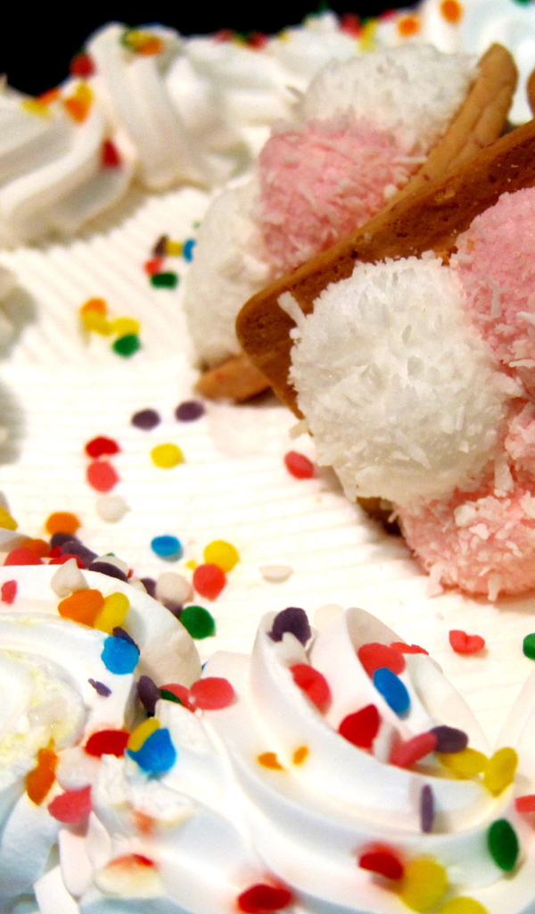 Вкусный торт с кремом на день рождения