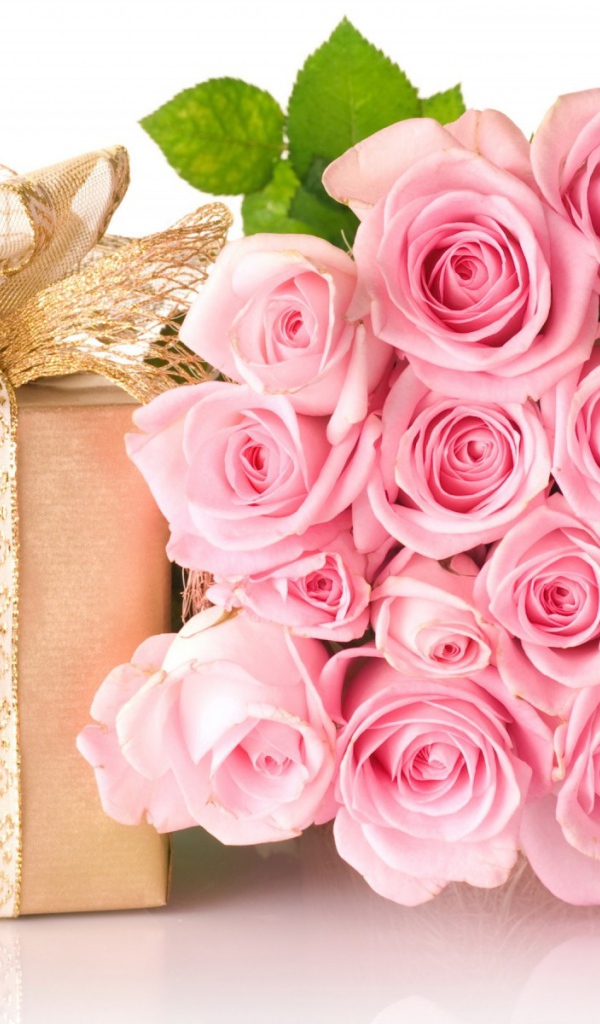 Открытка на день рождения и подарок