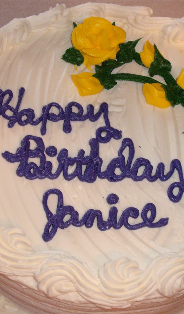 Белый торт на день рождения