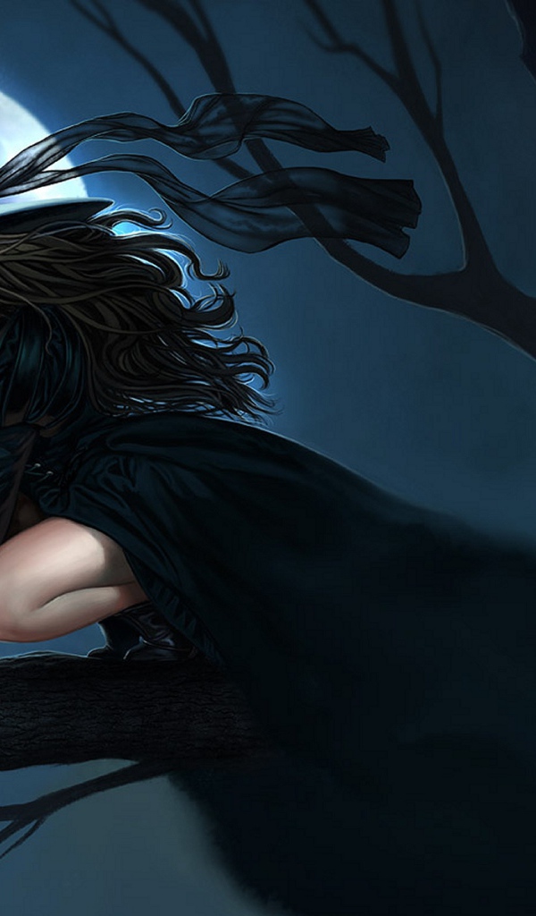 Ведьма на дереве при луне