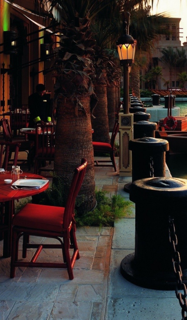 Кафе на побережье