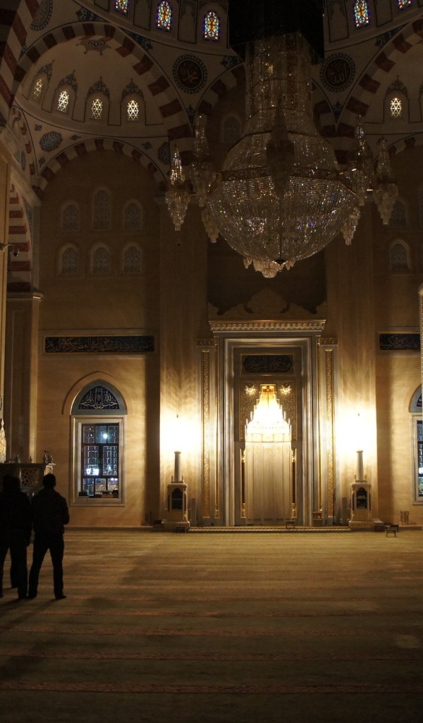 Зал в мечети