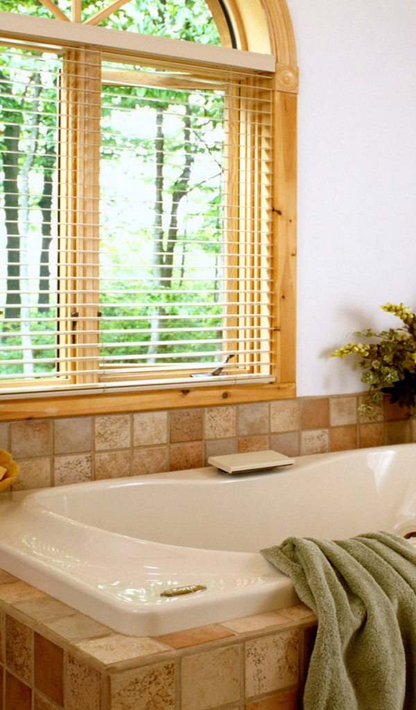 Интерьер ванной комнаты с душем