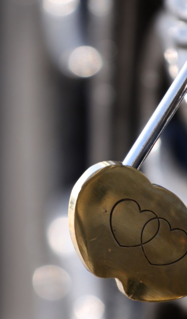 Сердечки на замке