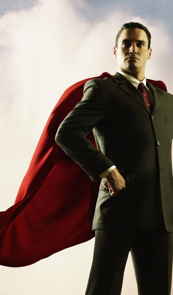 Мужчина в красном плаще