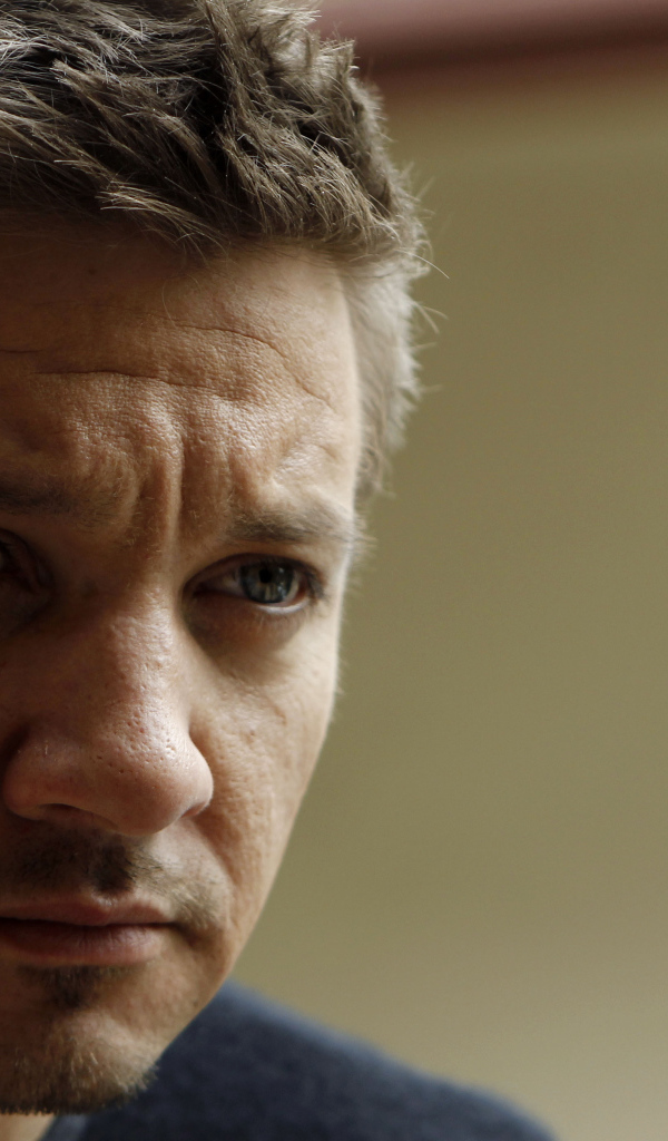 Джереми Реннер актер