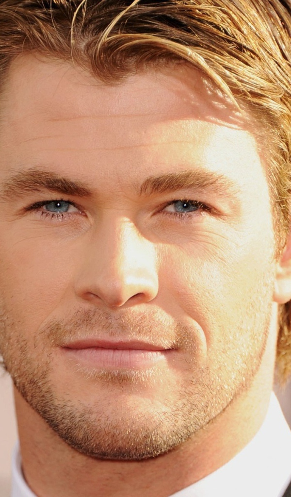 Актер Крис Хемсворт