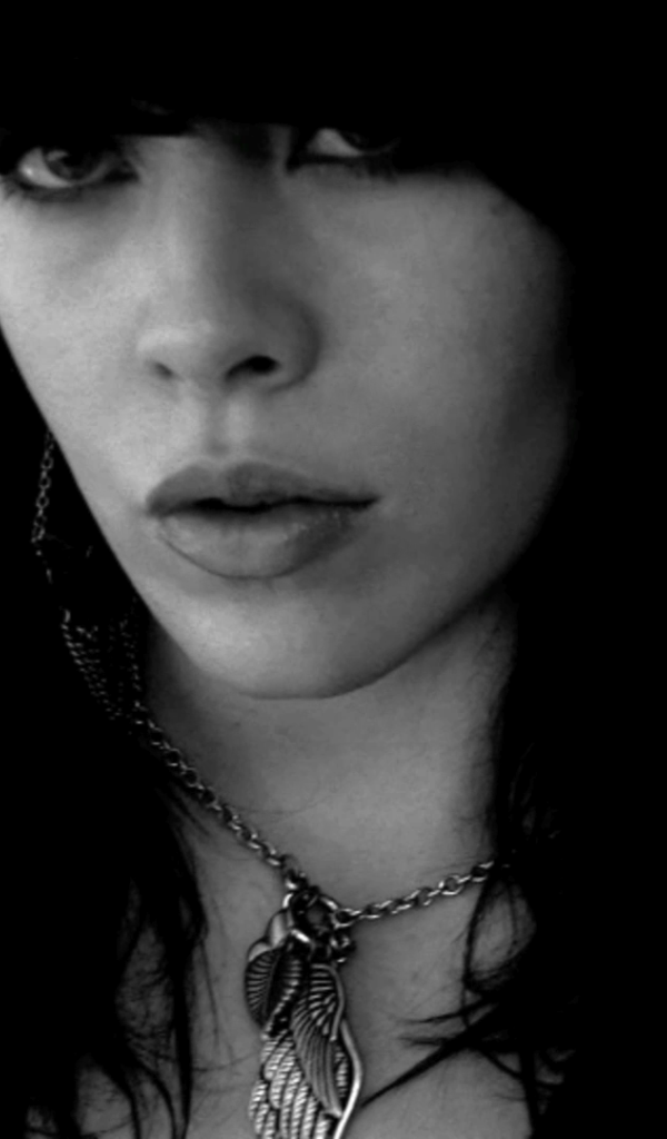 Alex Hepburn на белом фоне