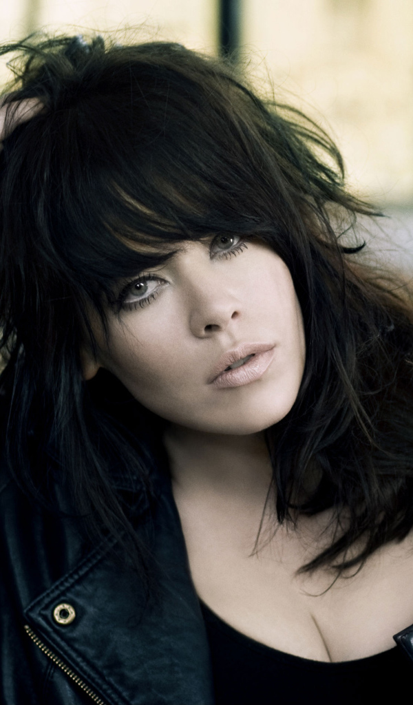 Alex Hepburn задумалась