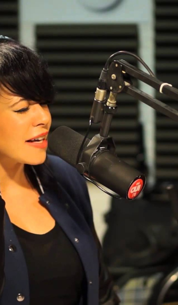 Alex Hepburn записывает трек