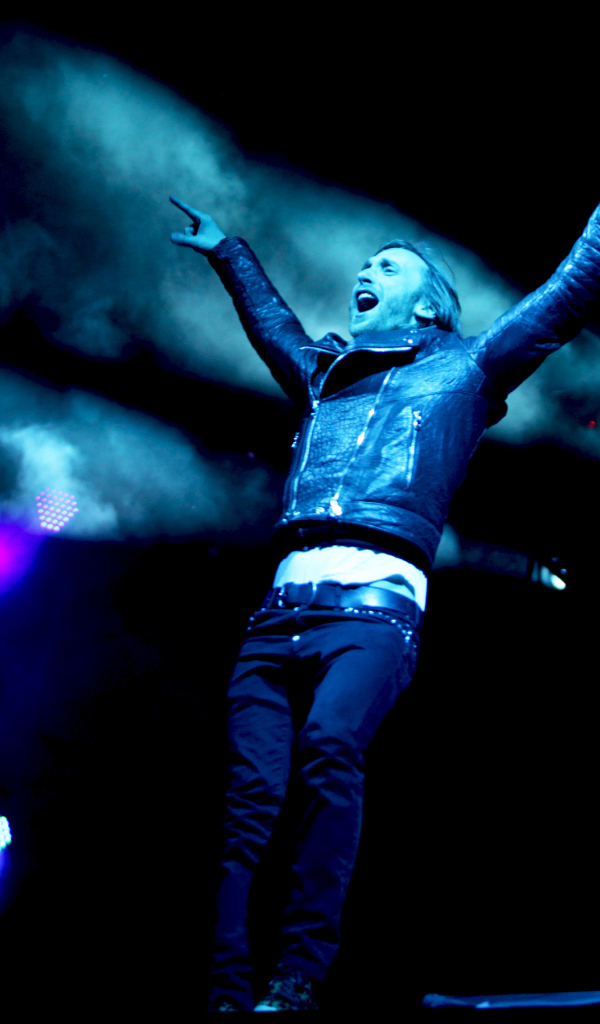 David Guetta в прыжке