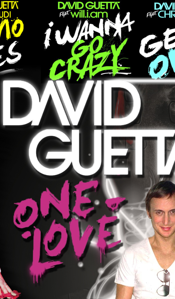 David Guetta на фоне надписей