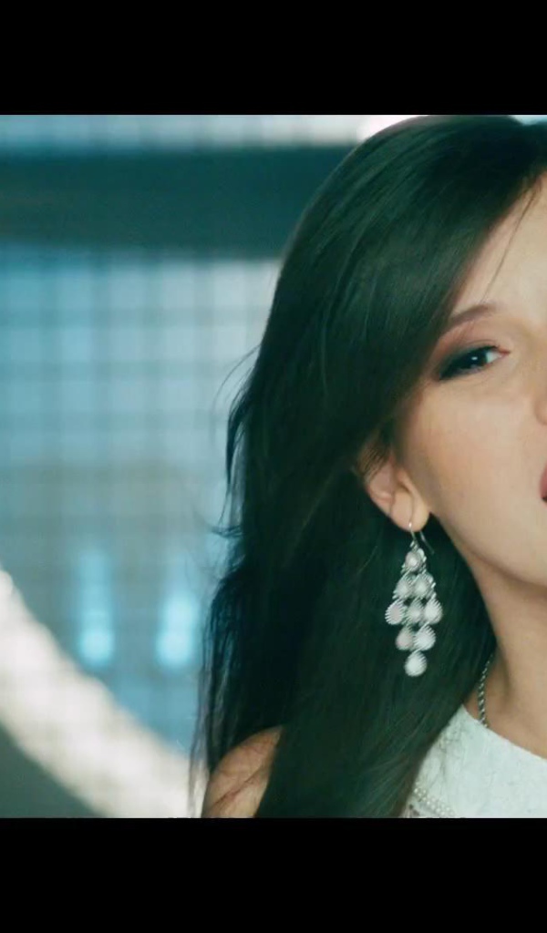 Эльвира Т улыбается