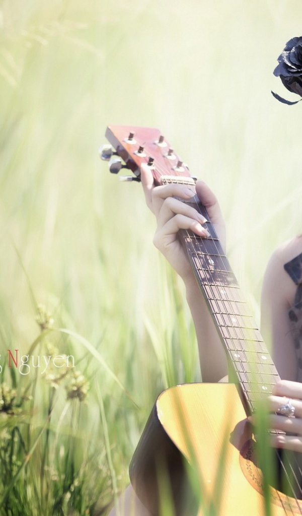 Японская Девушка с гитарой