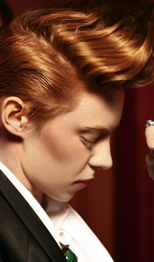 La Roux в театре