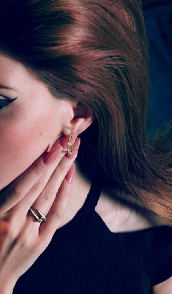 Lana Del Rey с новой прической