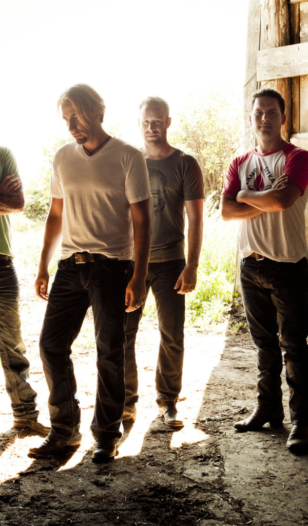 Никэлбек в сарае