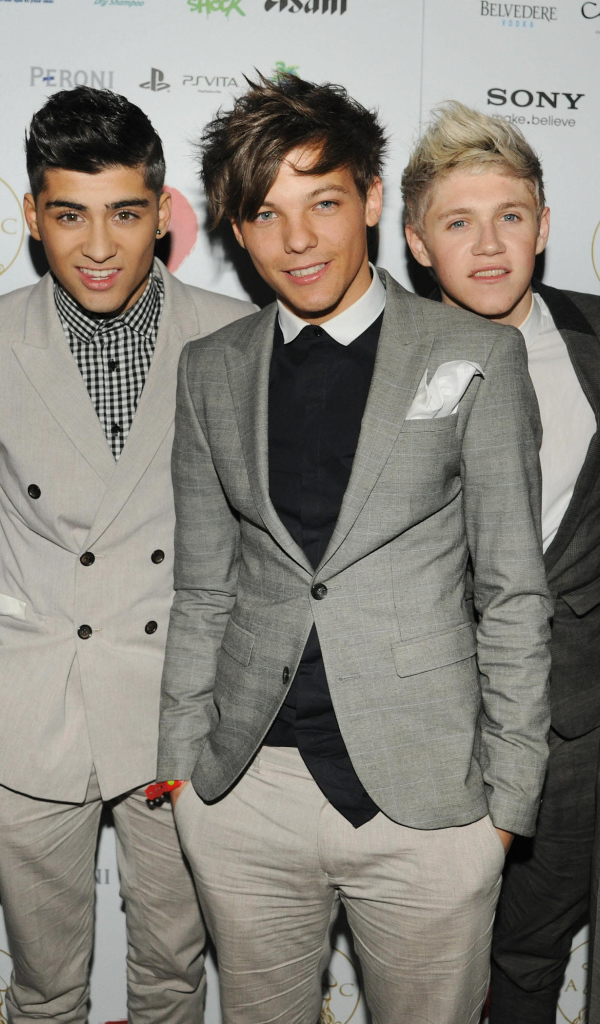 One Direction в костюмах