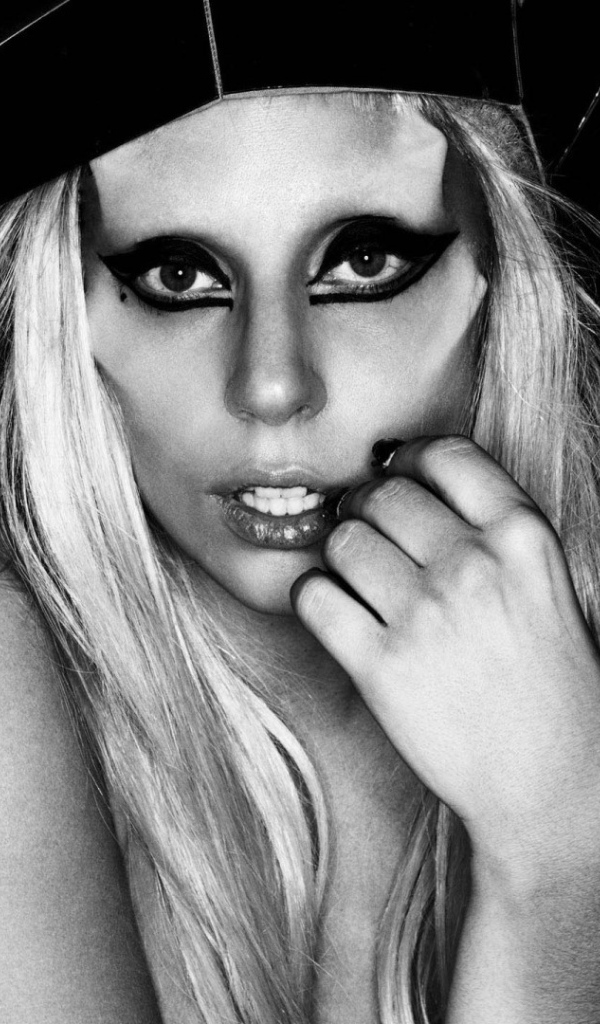 Эпатажная певица Леди Гага, альбом Born This Way