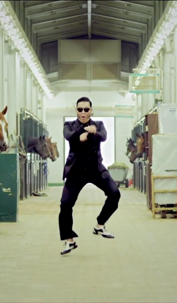 PSY в своем клипе Гангам Стайл