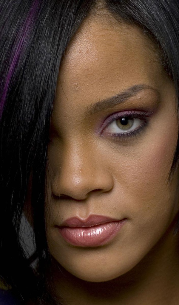  Rihanna крупным планом