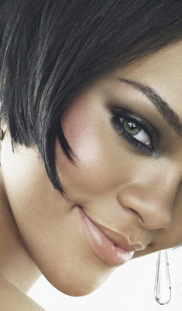 Rihanna простая улыбка