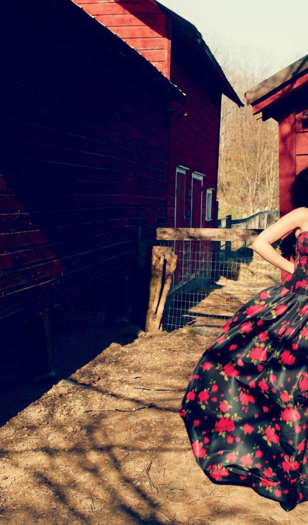 Певица Кэти Перри в красивом платье, новая фотосессия