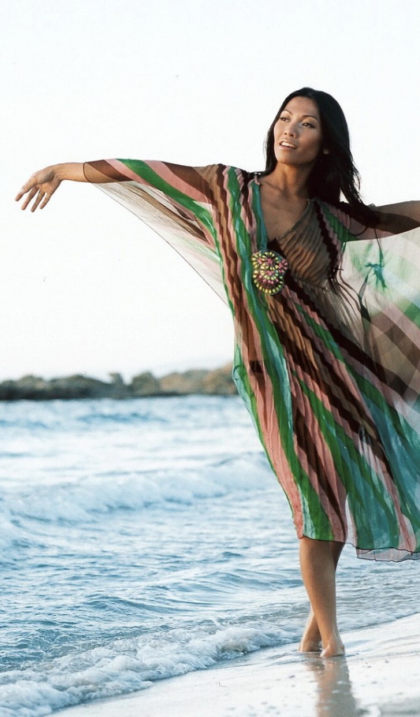 Певица у моря