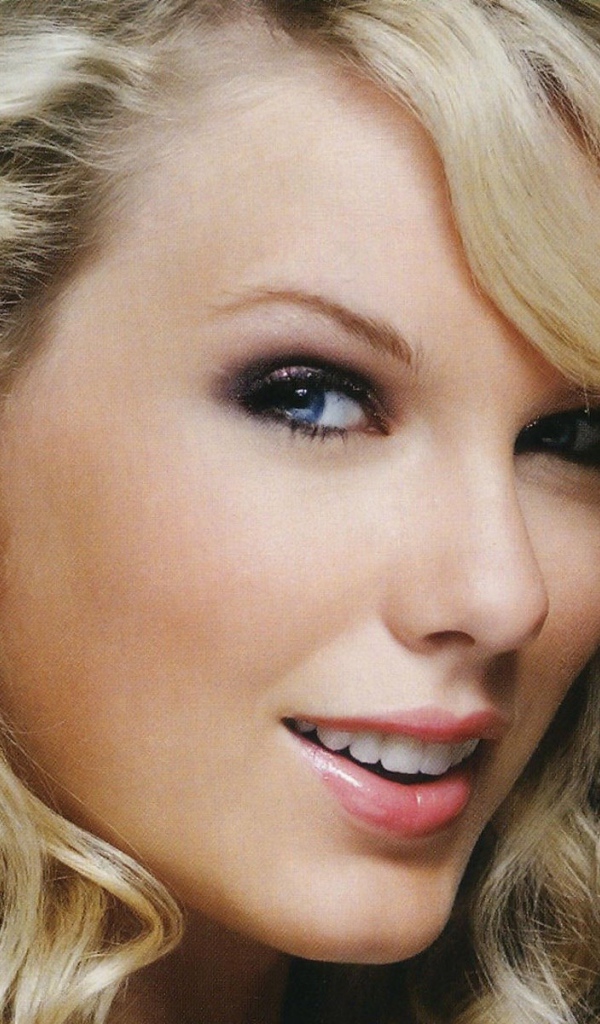 Taylor Swift красивая блондинка