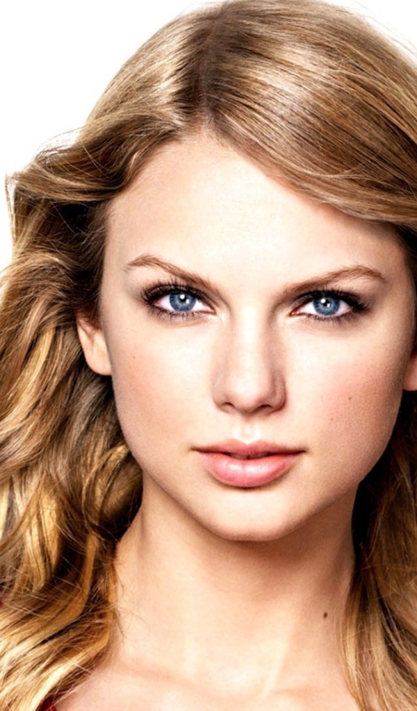 Taylor Swift большие голубые глаза