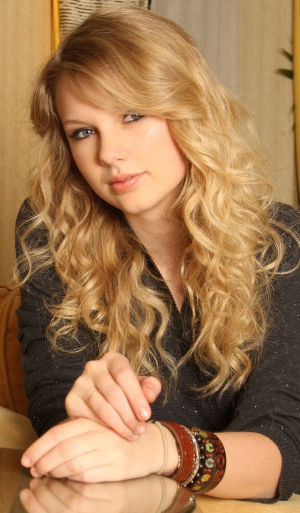 Taylor Swift в Золотой гостиной