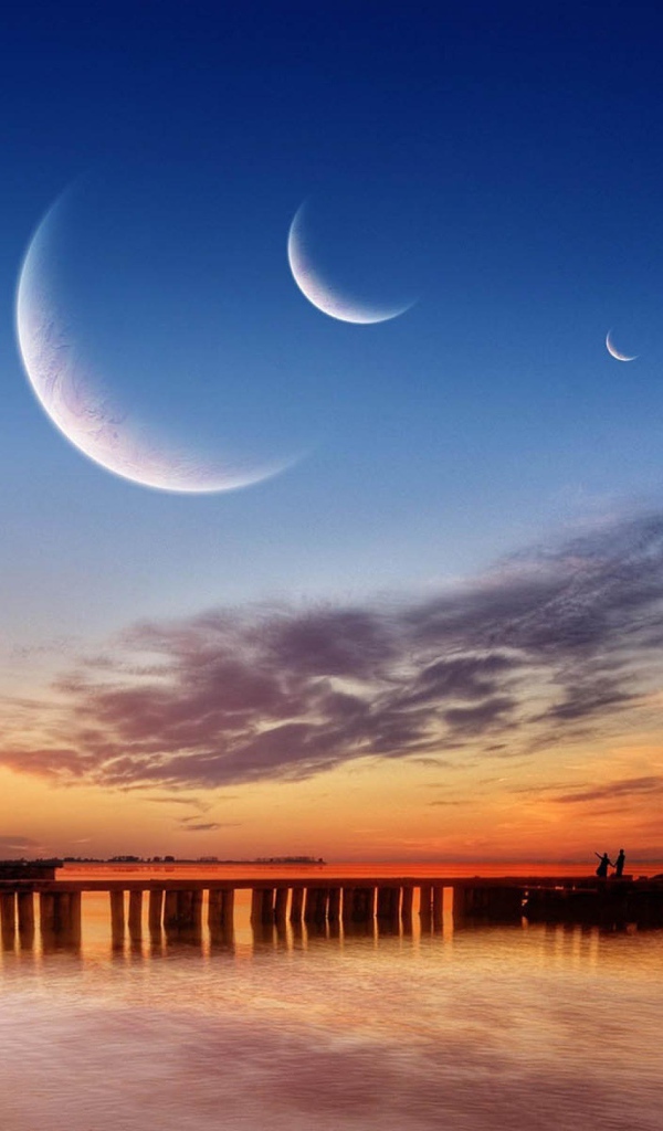 Три луны и пляж