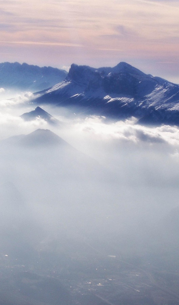 Горы туманом плену