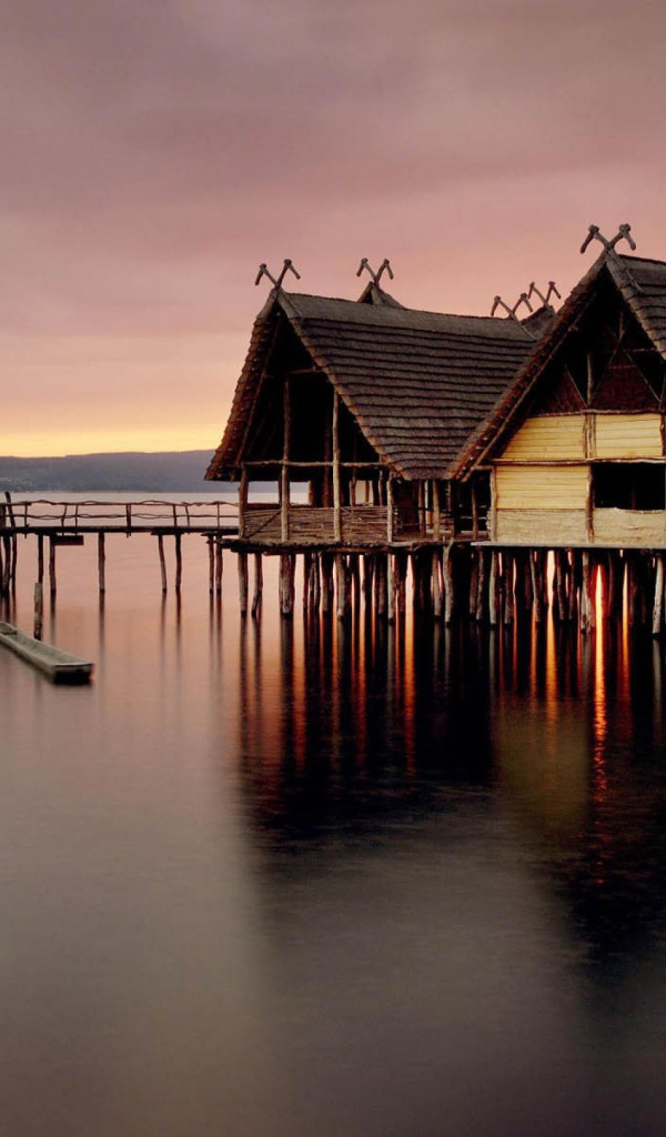 Дом на озере