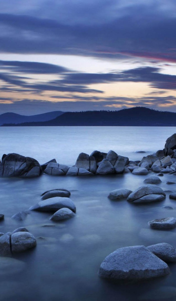 Сумерки на озере