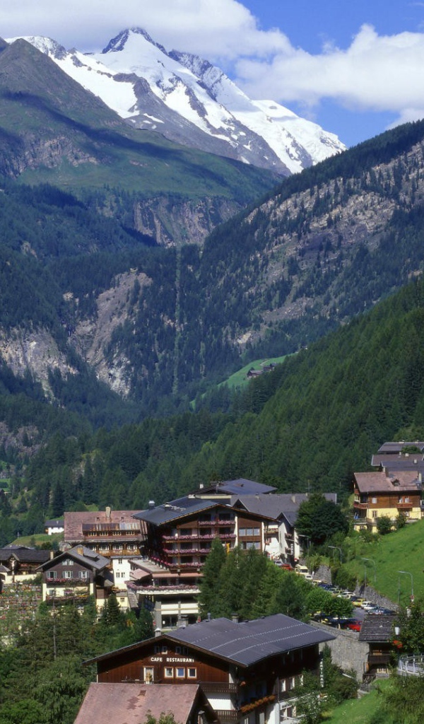 Австрийский город в горах