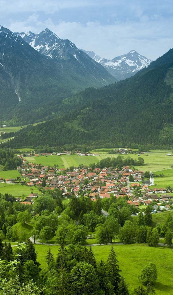 Селение в горной долине