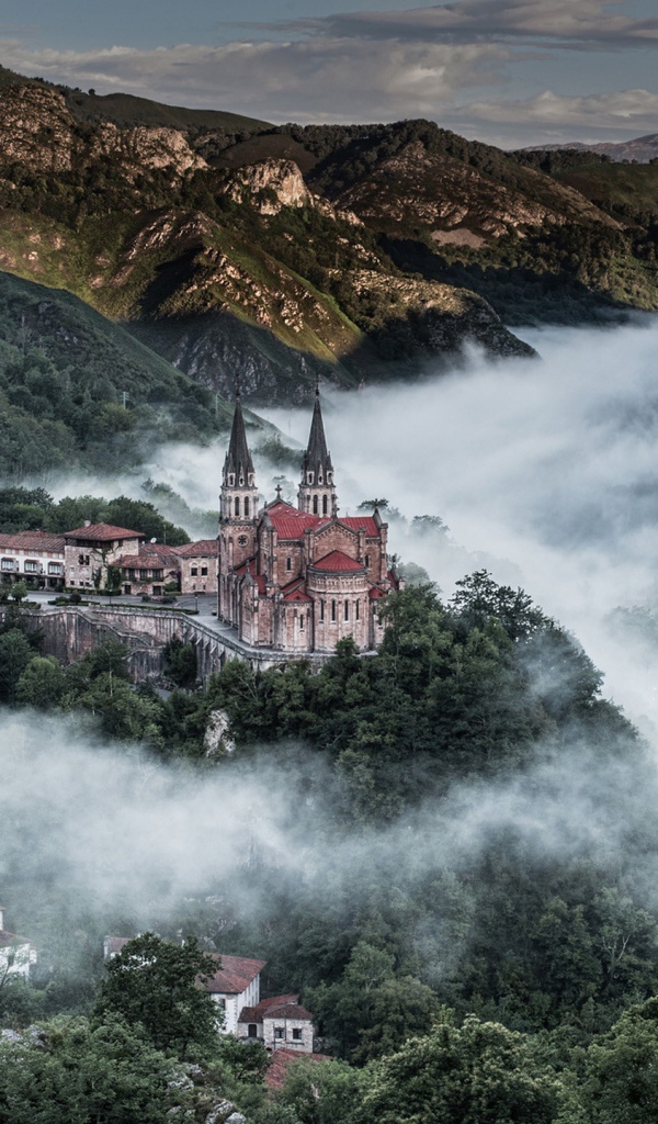 Храм в горах