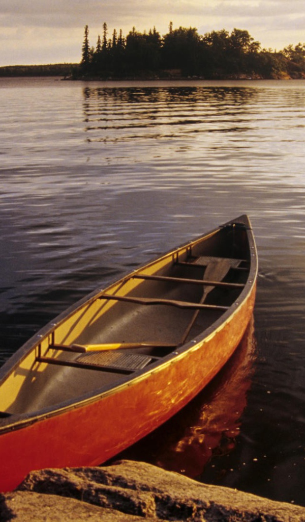 Озеро в Канаде