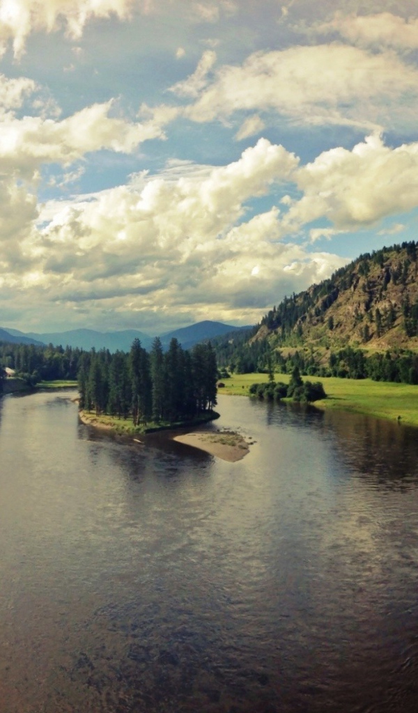 Остров на реке