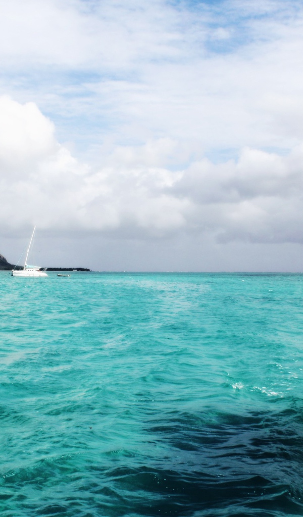 Бирюзовое море