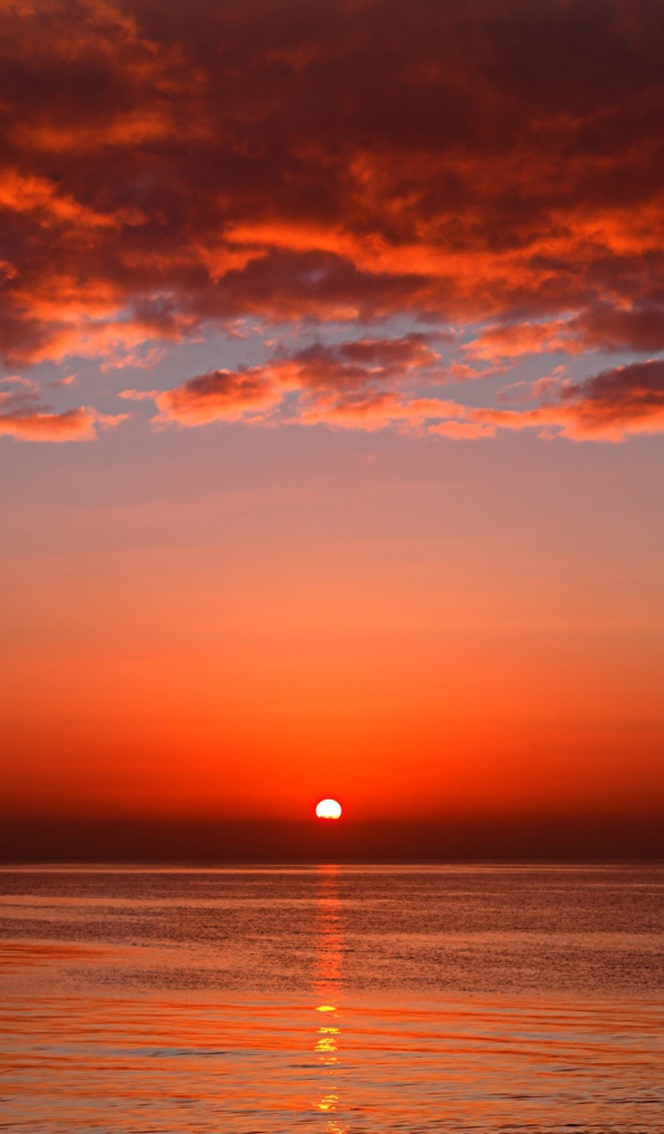 Закат в море