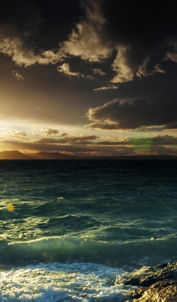 Закат и волны