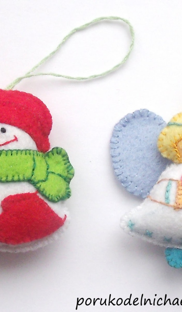 Christmas decorations out of felt