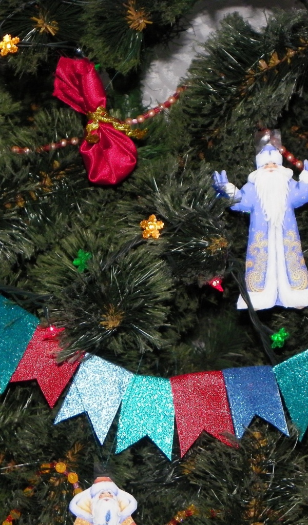 Garland on a Christmas tree