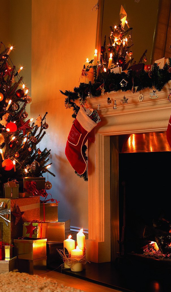 Подарки для детей под новогодней елкой в 2014 год лошади