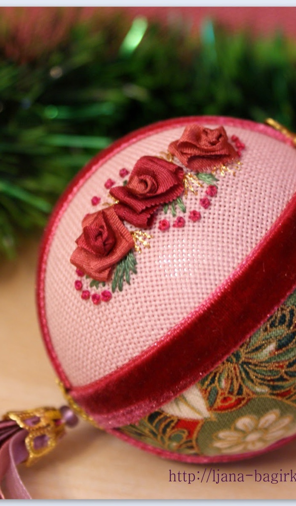 Pучные елочные игрушки